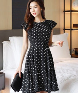 Đầm xoè chấm bi Misan